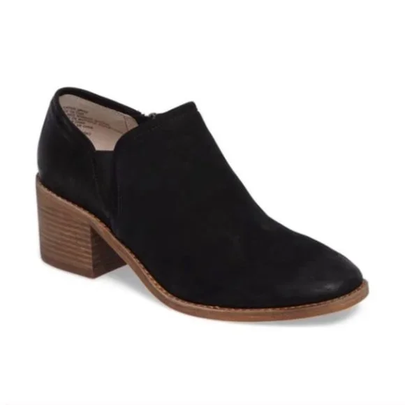 Nordstrom Shoes Nordstrom Caslon Heeled Bootie Suede Black